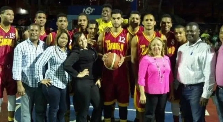 Cancino II y Villa Carmen siguen dominando torneo de baloncesto 