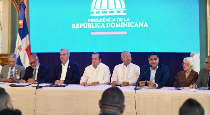 Abinader destina RD$2,000 millones recuperados de la corrupción a 40 obras deportivas