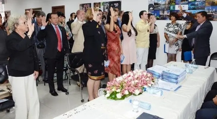 Interior y Policía juramenta 63 extranjeros como dominicanos