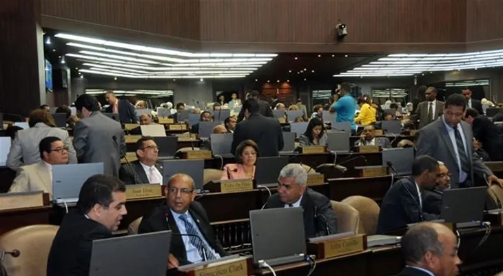 Diputados aprueban Código Penal con prisión de hasta 60 años; además femenicidio a 40 