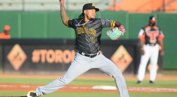 Carlos Martínez acuerda con los Gigantes contrato de liga menor