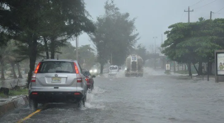 Lluvias de Matthew mayores que Olga y Noel; se sentirán hasta el miércoles; las 32 provincias en alerta