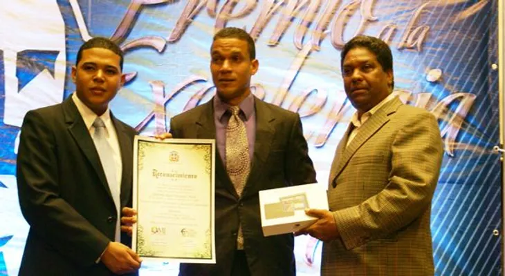 Ministerio de la Juventud entrega premio "Excelencia Juvenil Juan Pablo Duarte 2014",  de Barahona
