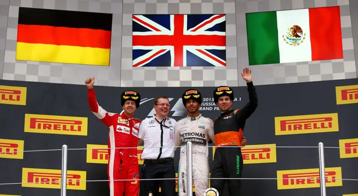 El piloto mexicano Sergio Pérez termina tercero en el Gran Premio de Rusia