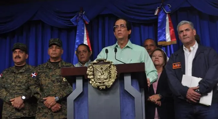 Gobierno suspende docencia hasta el miércoles en 24 provincias que están en alerta roja y amarilla