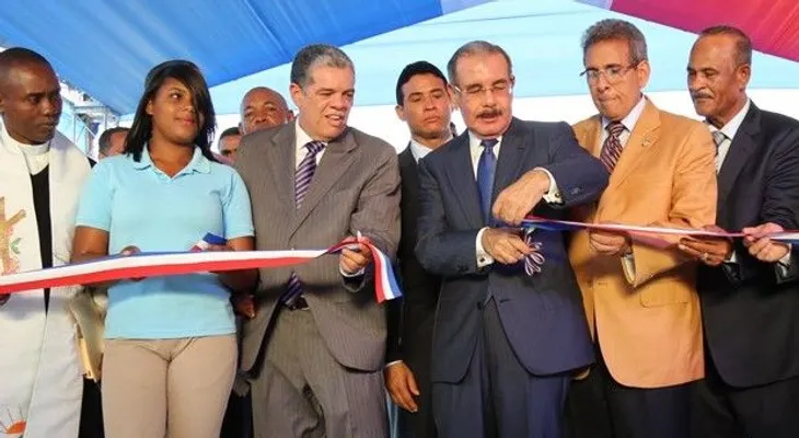El Gobierno entrega Centro de Atención Primaria 