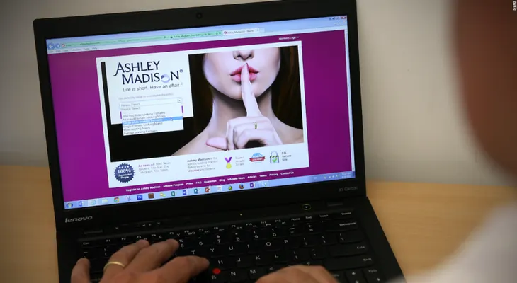 Renuncia el presidente ejecutivo de la empresa matriz de Ashley Madison