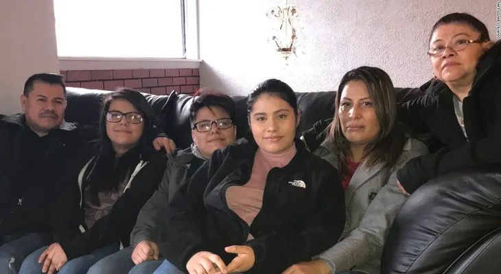De la alegría a la angustia, la experiencia de una mujer que se reportó con agentes de inmigración