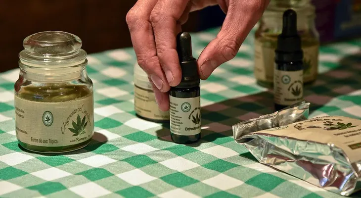México autoriza importar medicinas a base de cannabis para dos niñas con epilepsia