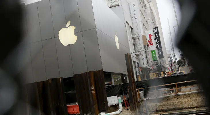 Las acciones de Apple se desploman por las bajas ventas del iPhone