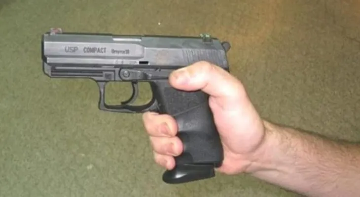 Un pistolero mata un joven hispano e hiere a otro en El Bronx