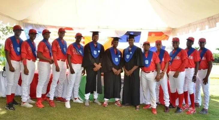  CENAPEC y Academia Phillies gradúan de bachiller a 7 prospectos de béisbol