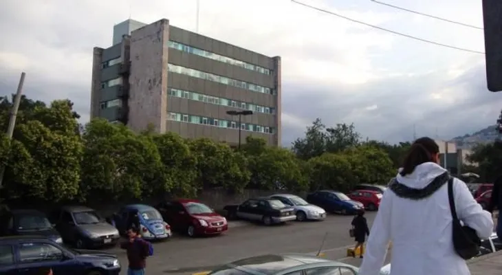Familiares de mujer denuncian mala práctica en hospital de la Mujer