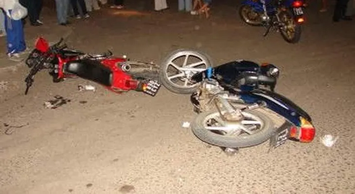Tres jóvenes mueren y un herido en choque de dos motocicletas