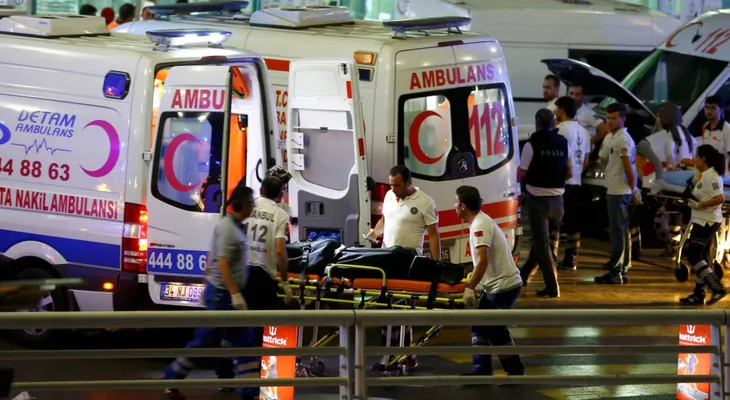 Al menos 50 muertos por atentado en Estambul (VIDEO del momento exacto)