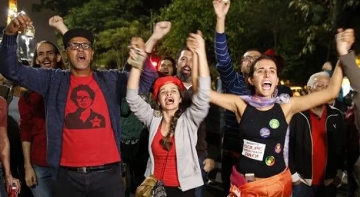 Se alarga el debate sobre el futuro de Dilma