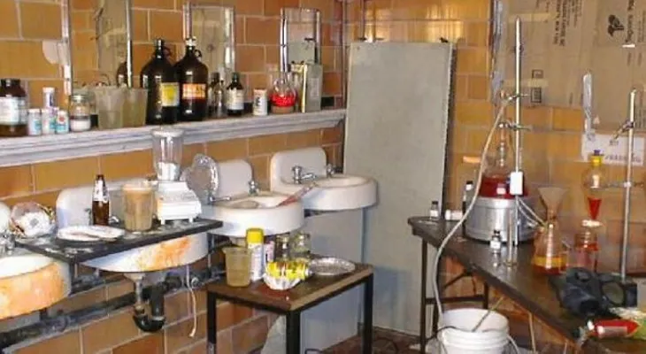 Ejército de Colombia destruye dos laboratorios para procesamiento de cocaína