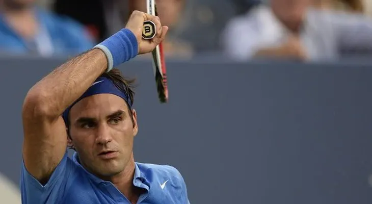 Robredo eliminó a Federer y pasó a cuartos de final