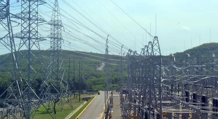 Empresa restablece servicio eléctrico en Las Terrenas