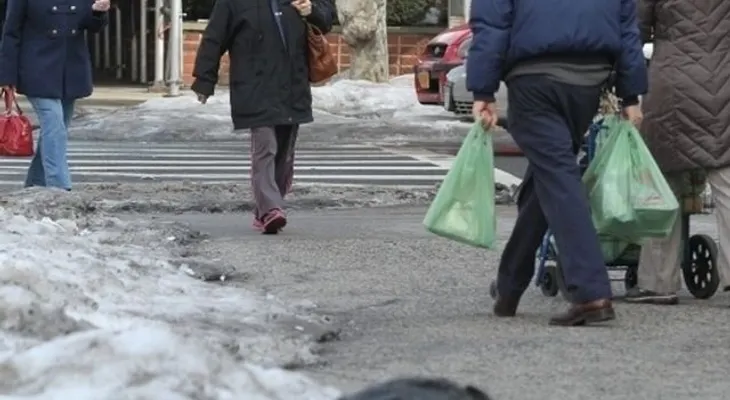 Multan miles propietarios edificios y negocios en NY por no limpiar la nieve