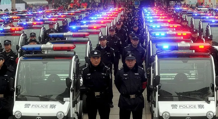 Italia: ¿Por qué hay agentes de la Policía china patrullando los sitios turísticos de Roma y Milán?