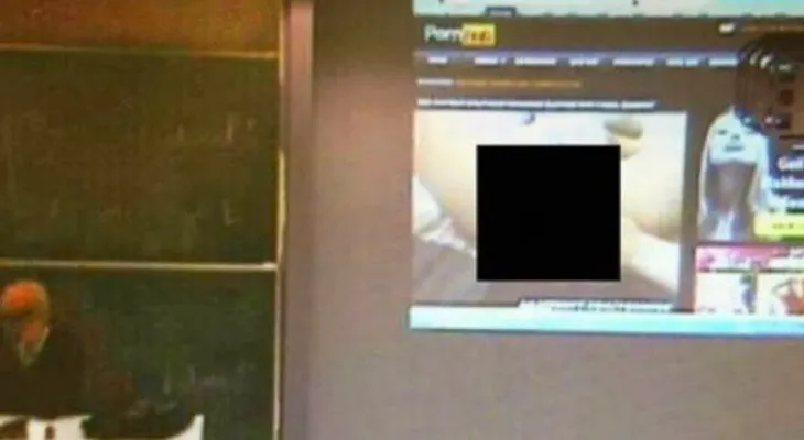 Profesor muestra porno en clase "por accidente"