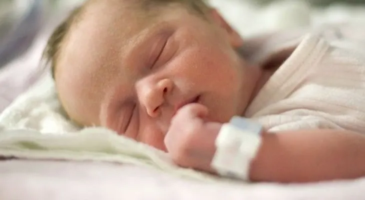 Mitos y verdades sobre el cuidado de los bebes recién nacidos