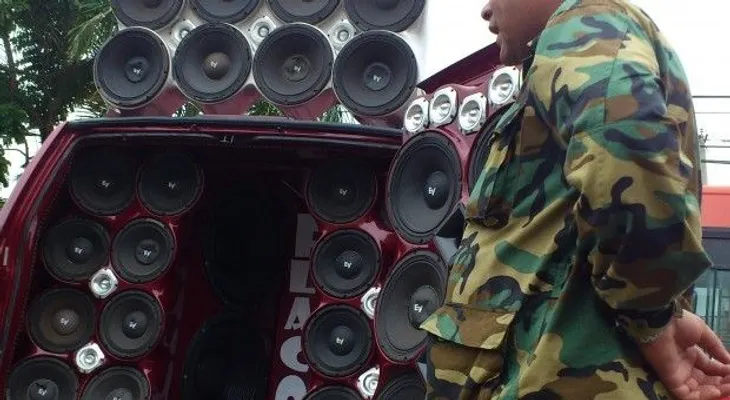 74 equipos de sonido incautados por denuncias de ruido