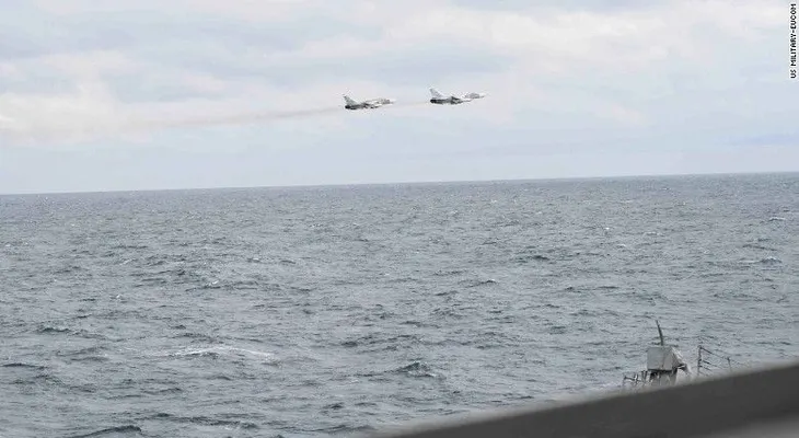 Aviones de combate rusos sobrevolaron barco de guerra de EE.UU. en el mar Negro