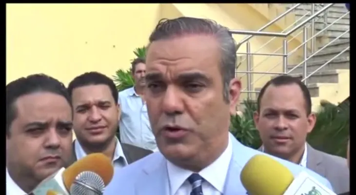 Abinader visita a excandidatos en huelga de hambre