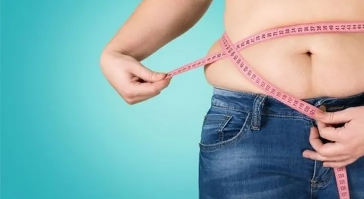 Anota estos consejos de moda para disimular la barriga