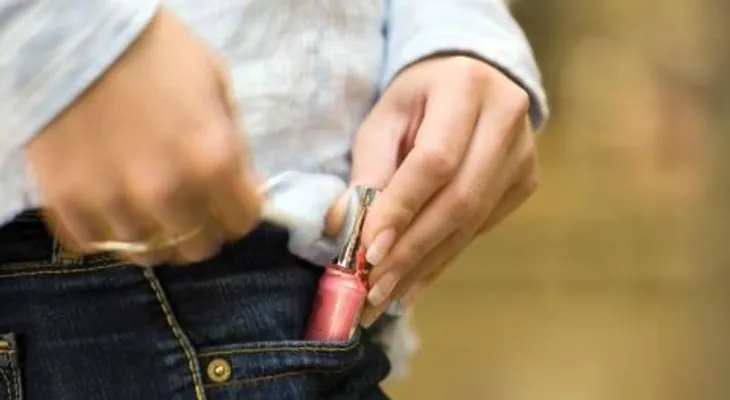 Cleptomanía: en qué consiste y cómo tratarla adecuadamente
