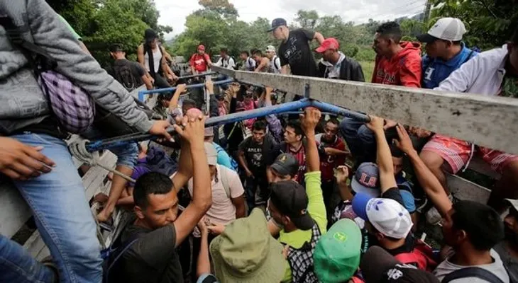 Muere un hondureño durante caravana de migrante
