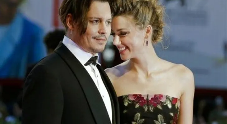 Esposa de Johnny Depp pide el divorcio