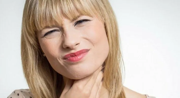 Remedio a base de antibióticos naturales para aliviar el dolor de garganta