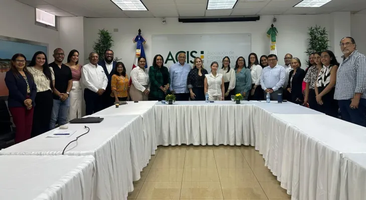 Santiago presenta su potencial turístico y empresarial a Wingo para impulsar un vuelo directo con Colombia