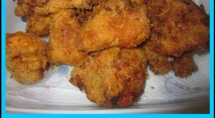 Un rico plato de pollo frito con papas (VIDEO)