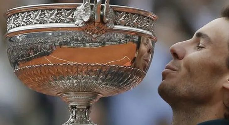 Nadal lamenta publicara "muerte" Nelson Mandela por error