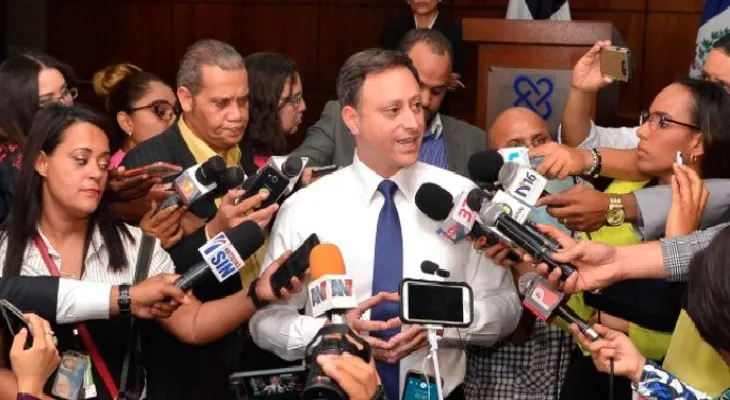 Quién tiene la razón: Niegan procurador ordenara sacar comisión de reunión, pero parte afectada dice que sí 