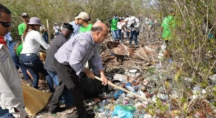 Medio Ambiente procurará manejo adecuado de la basura en isla Saona