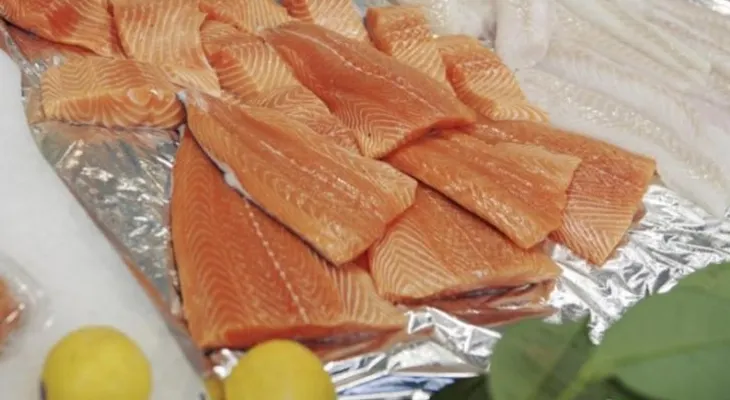 Así es como realmente debes guardar el pescado en el refrigerador
