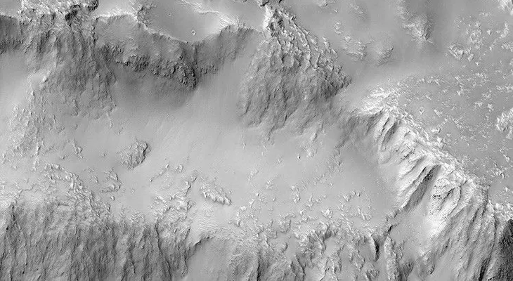 La NASA muestra las impresionantes "cataratas del Niágara" de Marte