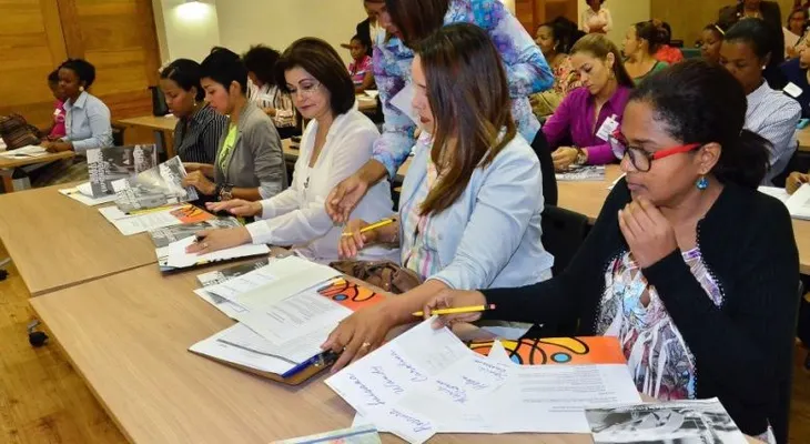 Madres del CAID emprenderán sus propios negocios con asesoría de Adopem 