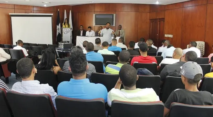 Ministerio de la Juventud realiza reunión para conformación concejos de juventud del D.N