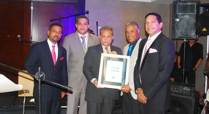Reconocen a cirujana dominicana