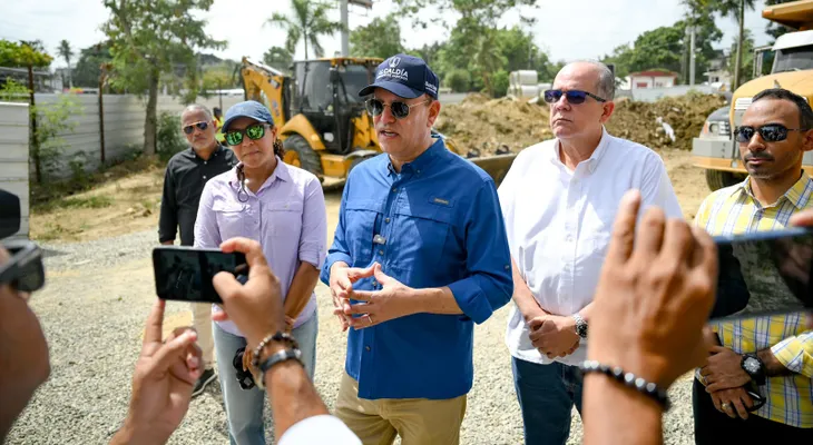 Alcalde Ulises Rodríguez supervisa construcción de Estación Central de Bomberos en El Dorado