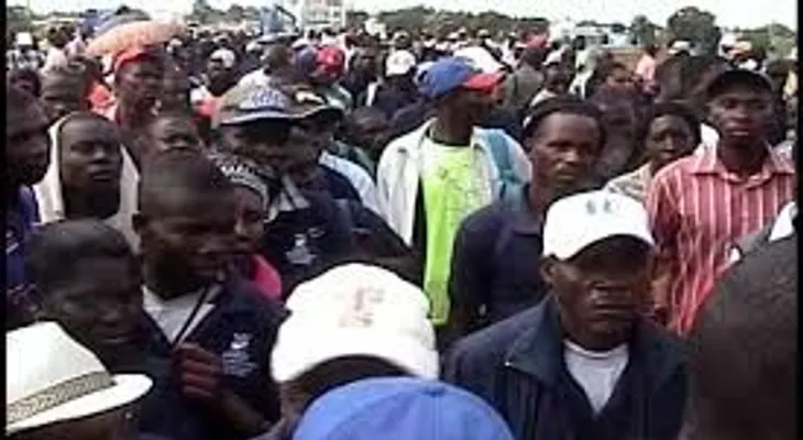 Piden a Danilo convocar Cumbre para tratar regularización haitiana 