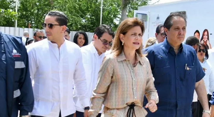 Raquel Peña y Víctor Atallah lideran jornada "Más Salud" en Santiago
