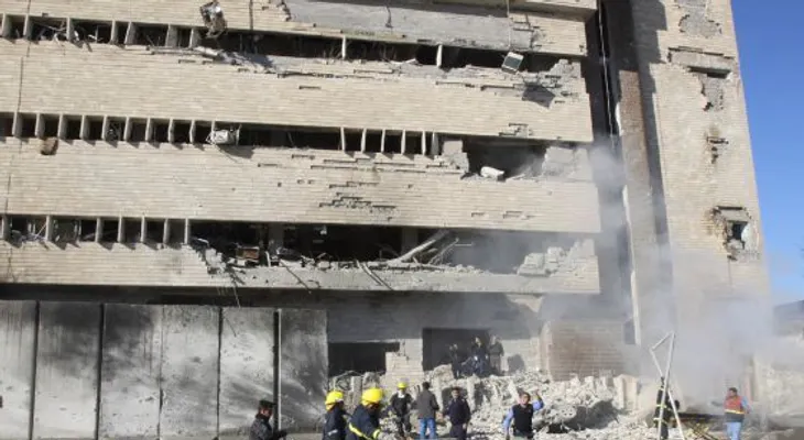 Decenas de muertos en atentados suicidas en Irak 
