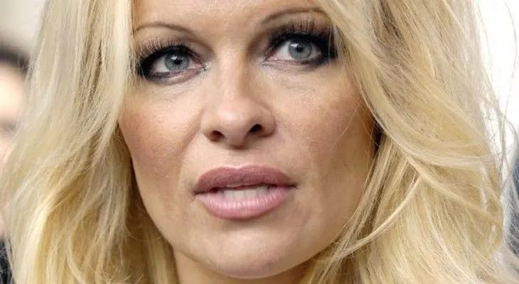 Actriz Pamela Anderson se divorcia